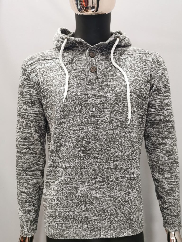 Maglia con cappuccio twisted