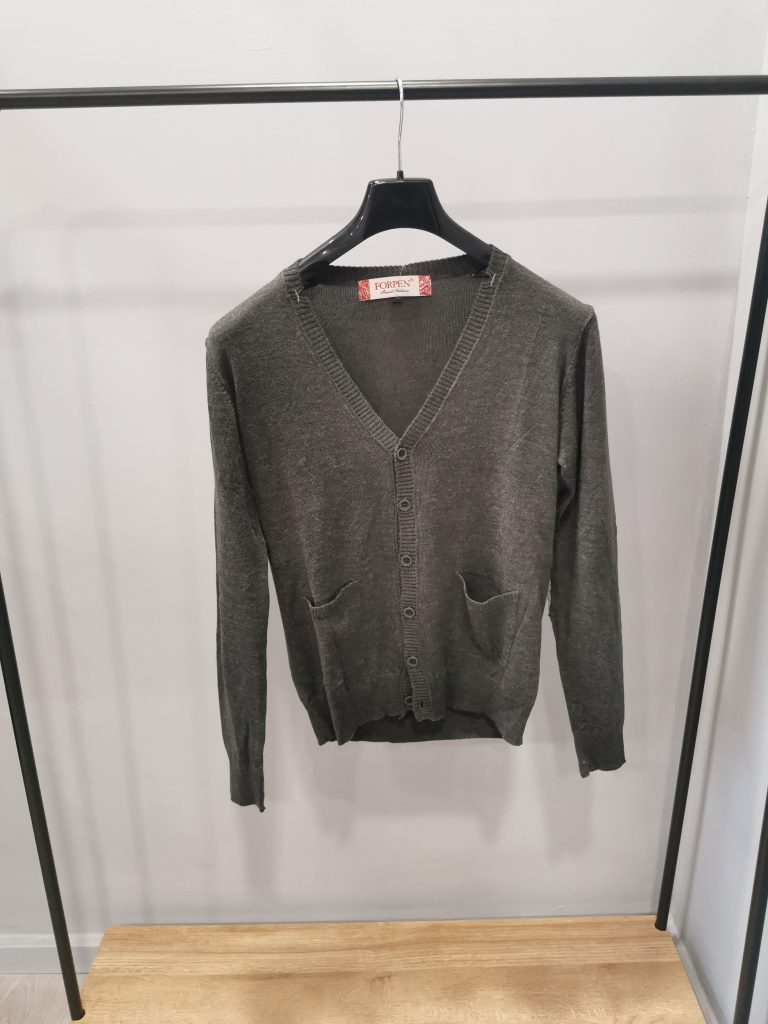 Maglia scollo V tgM grigio